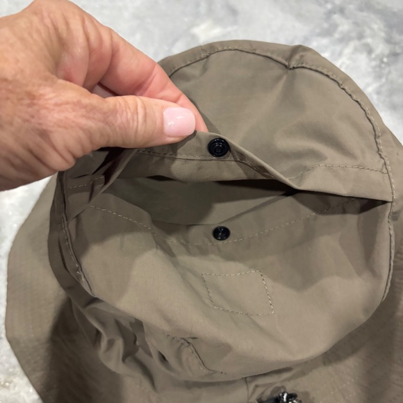 BUCKET HAT - Picture 6 of 11